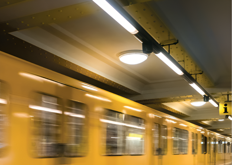 Luminaria de techo negro retail